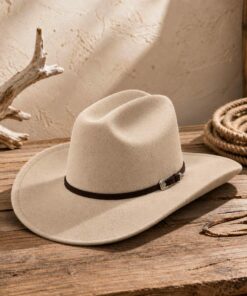 Beige Cattleman Hat With Silver Buckle CL94